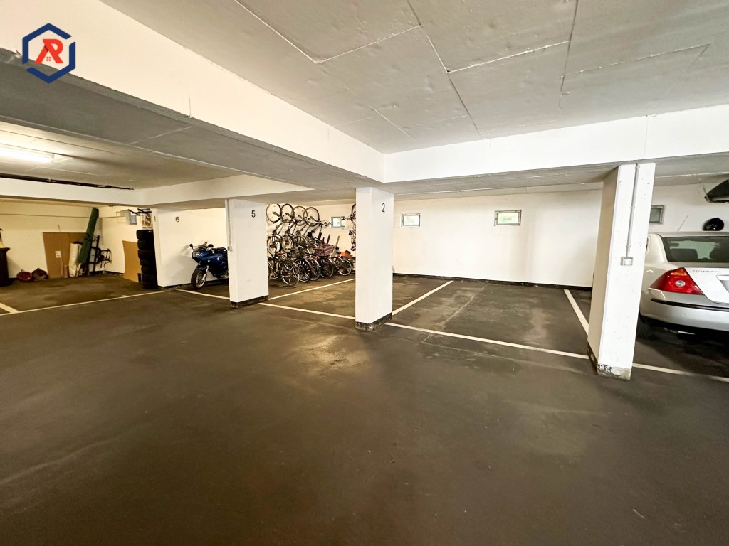 Tiefgaragenstellplatz