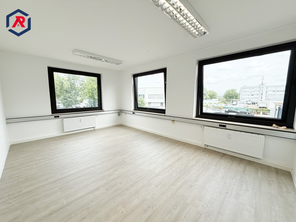 Büro 7