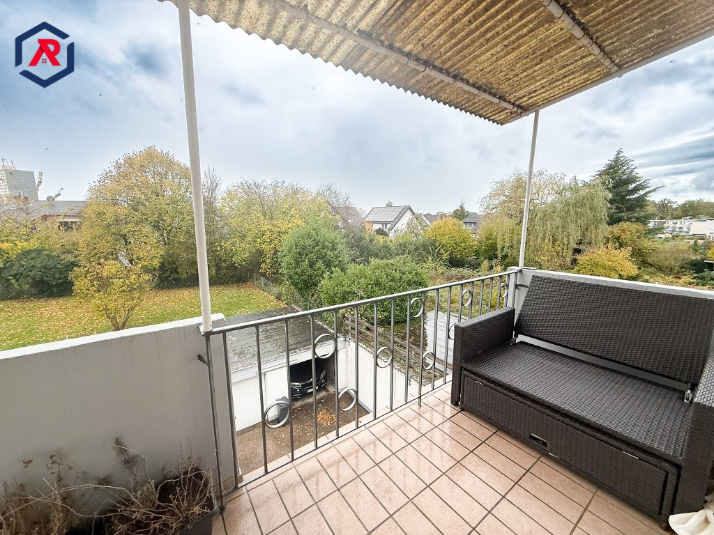 überdachter Balkon