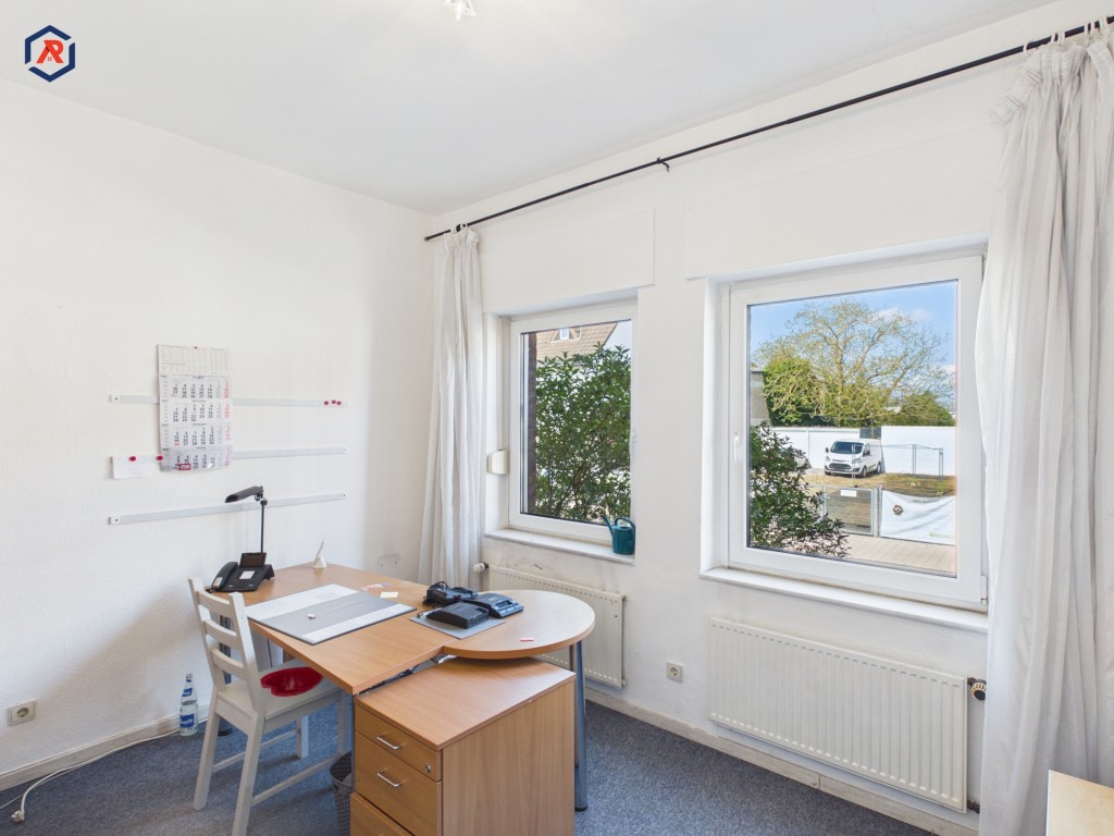 Büro EG